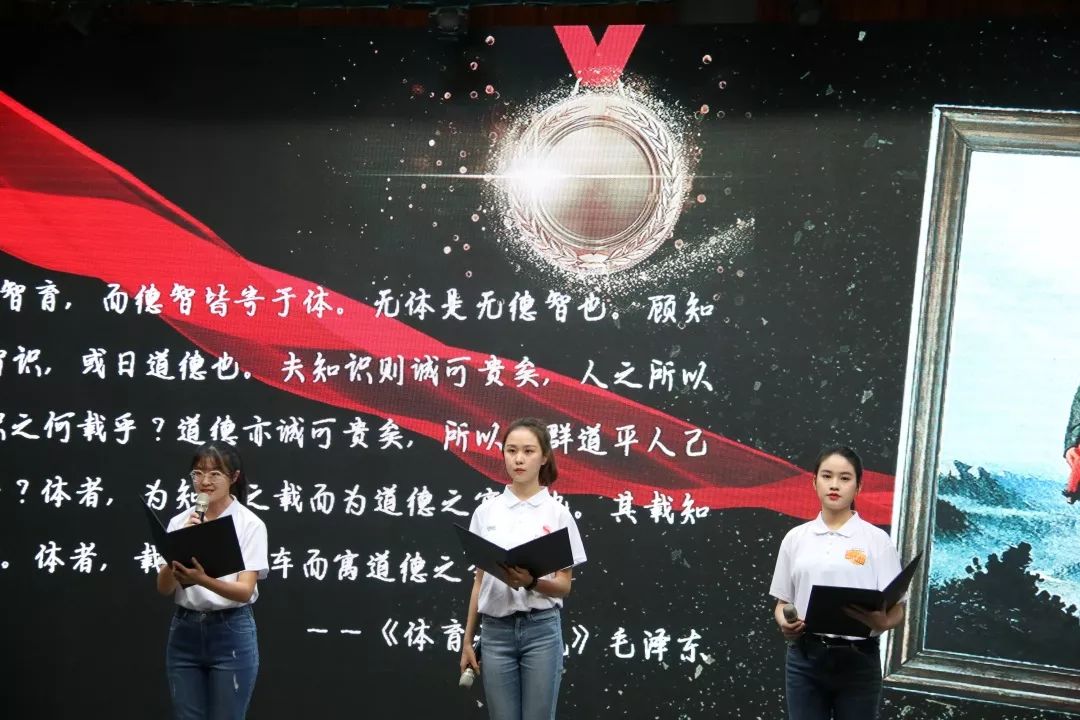 5322fa0bcd4945aeaa40cc22c9ae3a1a